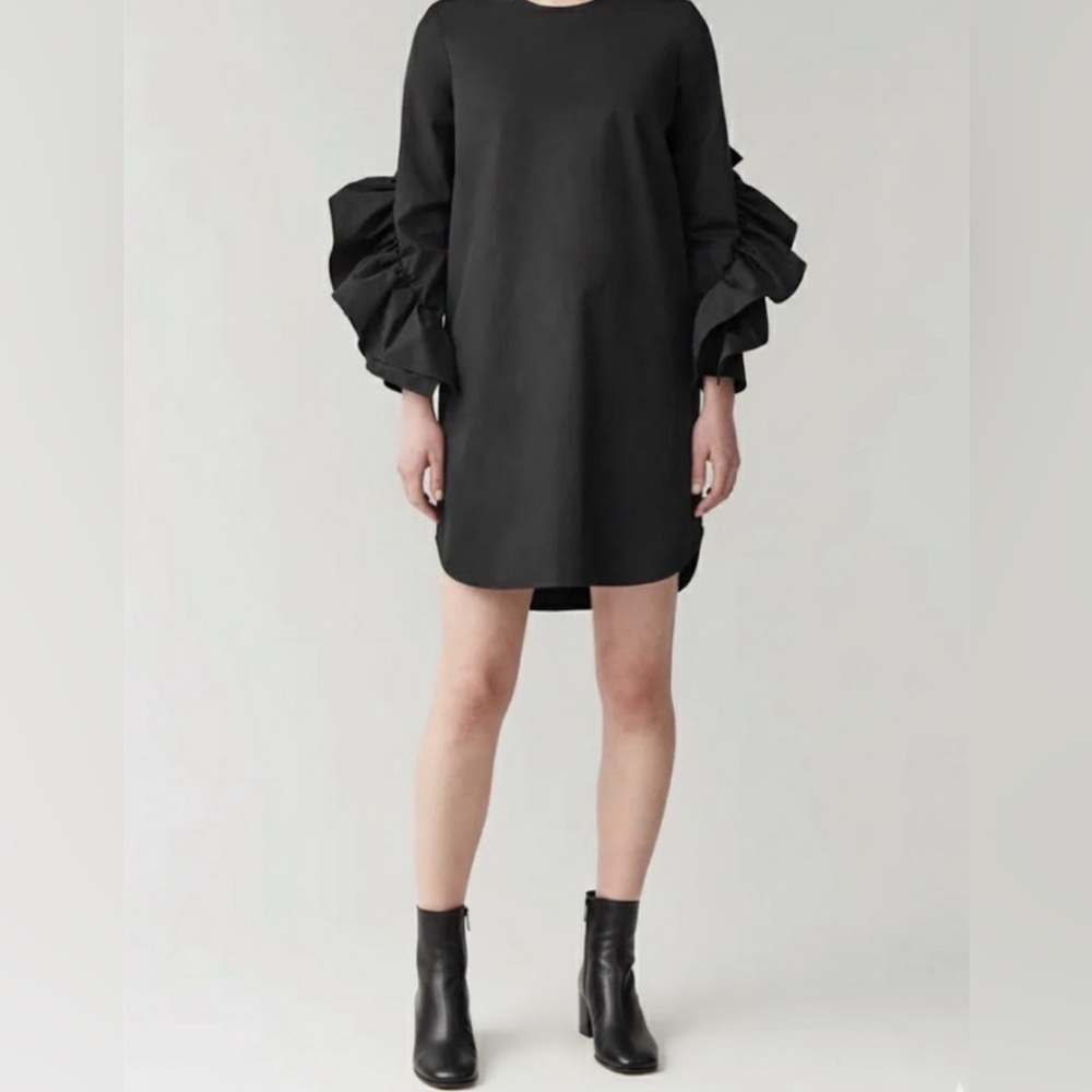 COS - women’s black Mini dress 7/8 ruffle sleeve crisp 100% cotton crewneck SZ 6